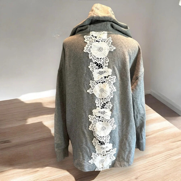 Mono b Women's Sweatshirt Hoodie Small/ Medium Heather Grey  Lace Crochet Accent - Picture 4 of 8